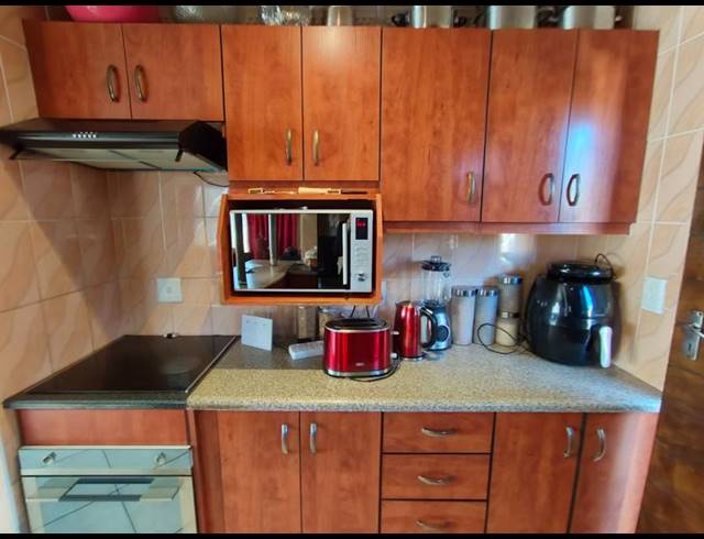 3 BEDROOM HOUSE FOR SALE IN THE ORCHARDS